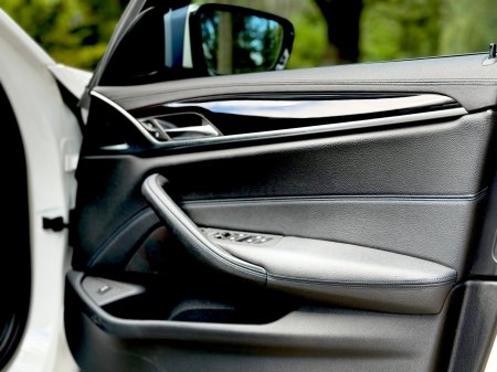 2022 BMW 5-Series - photo 42