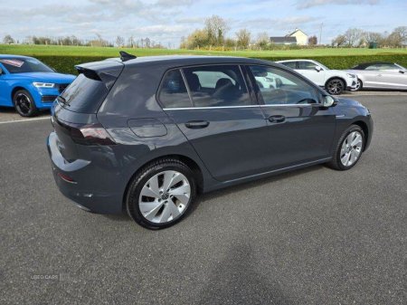 2021 Volkswagen Golf - photo 5
