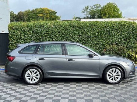 2023 Skoda Octavia - photo 2