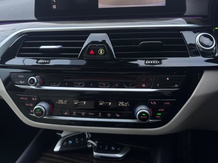 2017 BMW 5-Series - photo 25