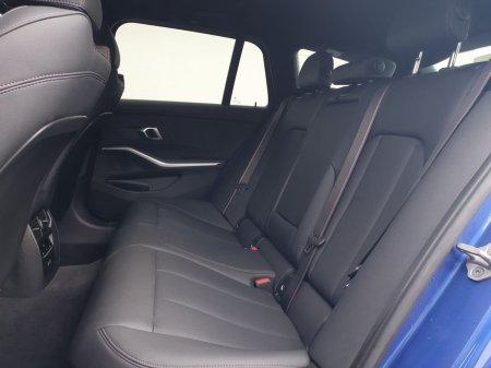 2025 BMW 3-Series - photo 22