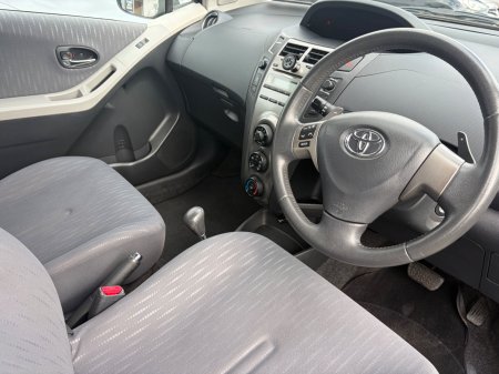 2010 Toyota Yaris - photo 10