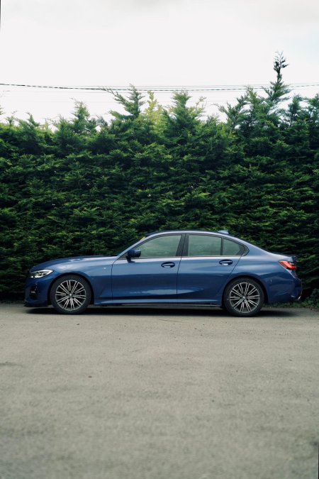 2022 BMW 3-Series - photo 2