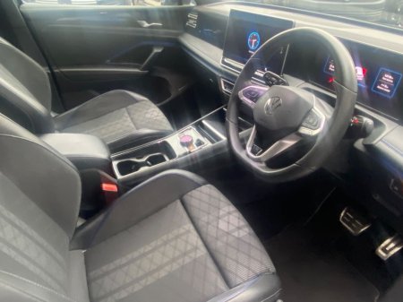 2025 Volkswagen Tiguan - photo 11