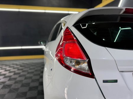 2016 Ford Fiesta - photo 12