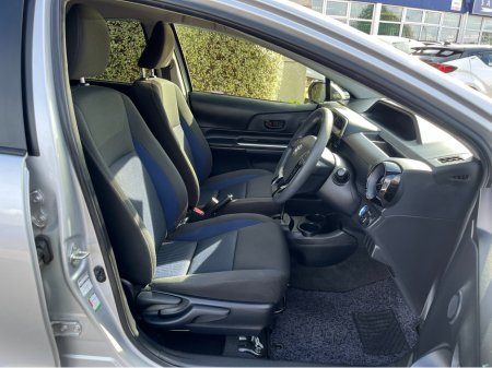 2020 Toyota Aqua - photo 10
