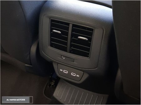 2025 Volkswagen T-Roc - photo 13
