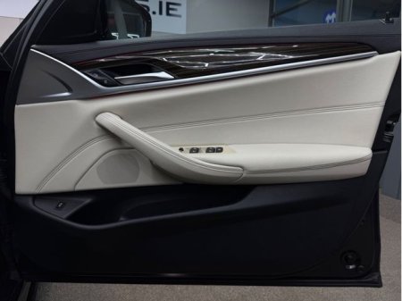 2021 BMW 5-Series - photo 21