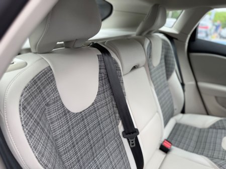 2018 Volvo V40 - photo 35
