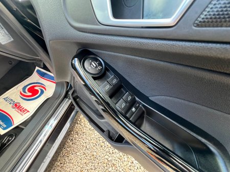 2015 Ford Fiesta - photo 17