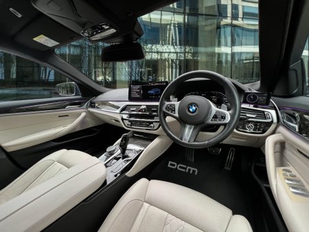 2020 BMW 5-Series - photo 10