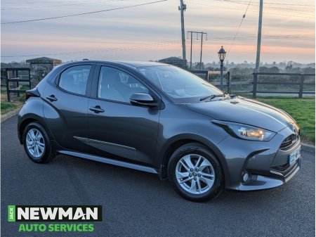 2022 Toyota Yaris 1.0 LUNA 4DR