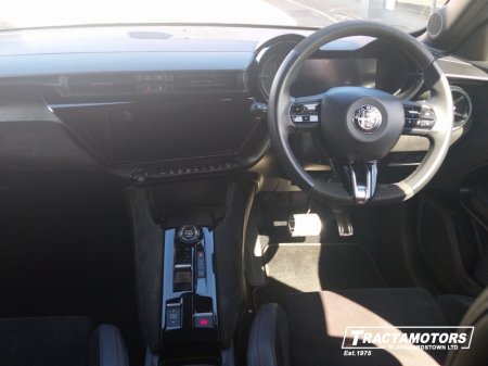 2025 Alfa Romeo Junior - photo 2