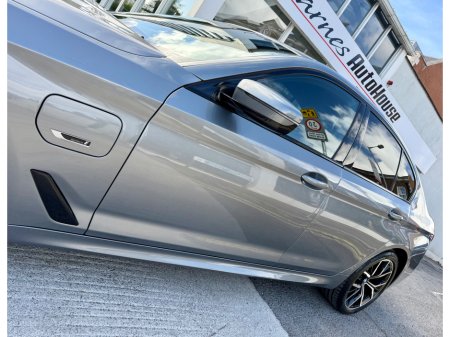 2023 BMW 5-Series - photo 6