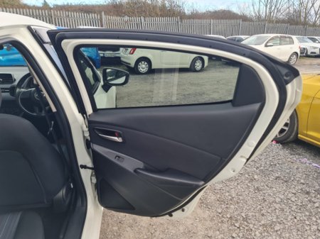 2015 Mazda Demio - photo 14