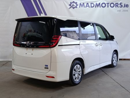 2022 Toyota Noah - photo 9
