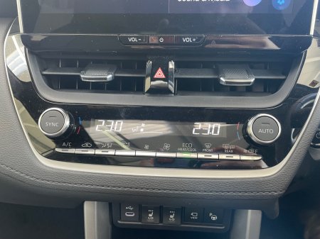2025 Toyota Corolla Cross - photo 17