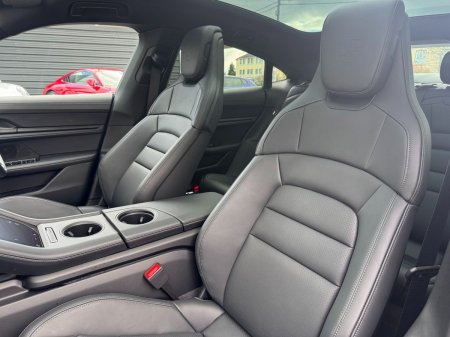 2026 Porsche Taycan - photo 5