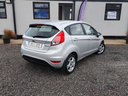 2016 Ford Fiesta - photo 2