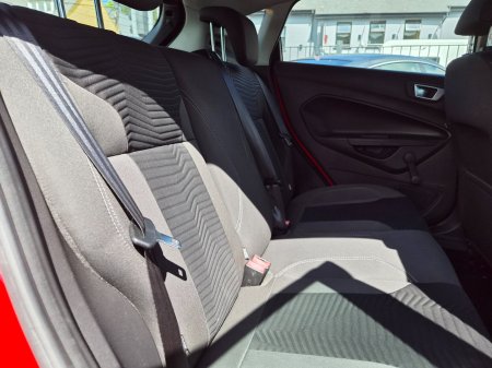 2015 Ford Fiesta - photo 18