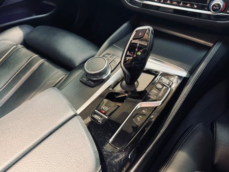 2022 BMW 5-Series - photo 17