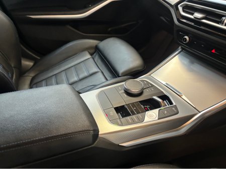 2023 BMW 3-Series - photo 12