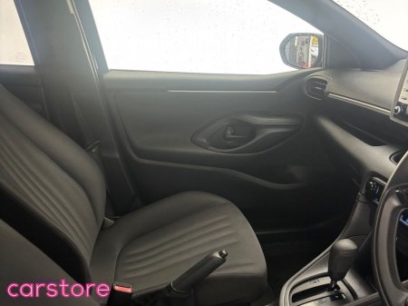 2022 Toyota Yaris - photo 9