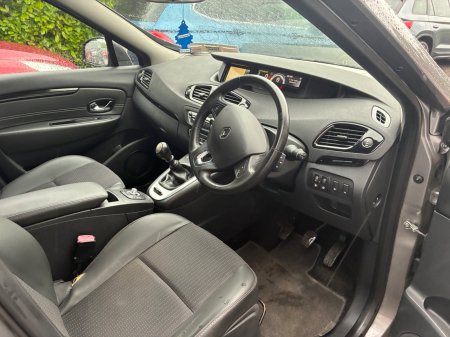 2015 Renault Grand Scenic - photo 14