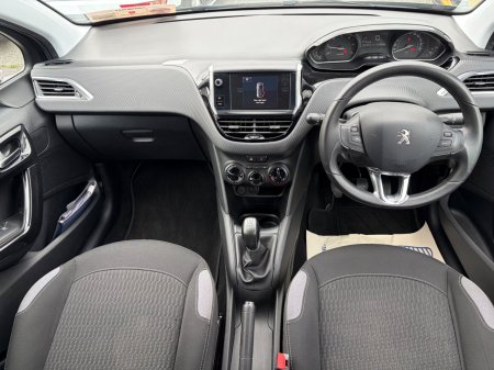 2017 Peugeot 208 - photo 2