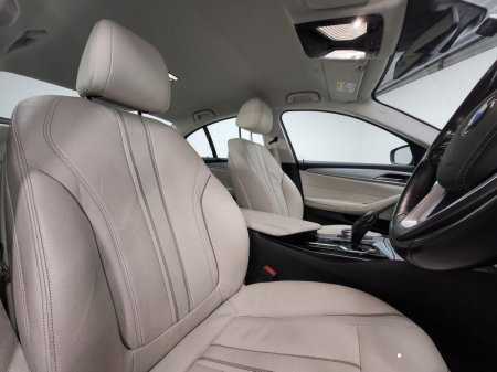2021 BMW 5-Series - photo 12