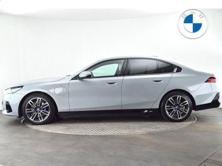 2024 BMW 5-Series - photo 3
