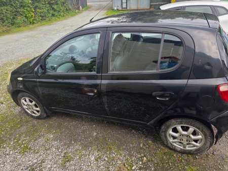 2001 Toyota Yaris - photo 3