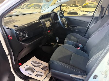 2018 Toyota Vitz - photo 26