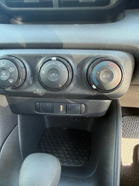 2020 Toyota Yaris - photo 9