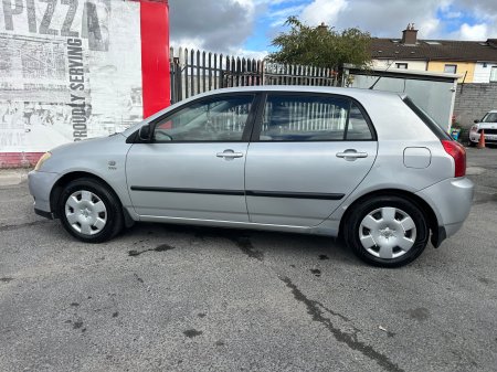 2004 Toyota Corolla - photo 21