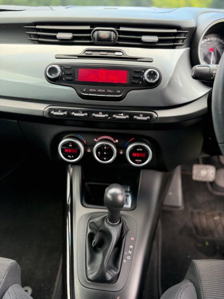 2014 Alfa Romeo Giulietta - photo 24