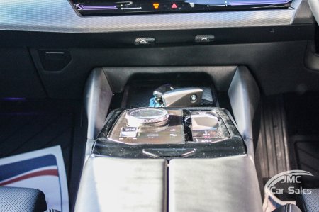 2025 BMW 5-Series - photo 29