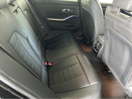 2022 BMW 3-Series - photo 8