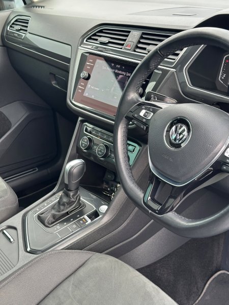 2020 Volkswagen Tiguan - photo 16