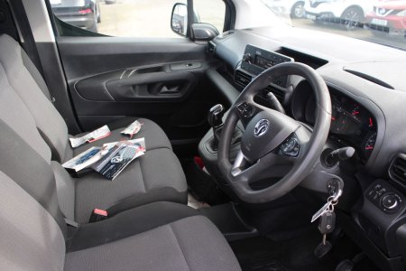 2020 Vauxhall Combo - photo 18