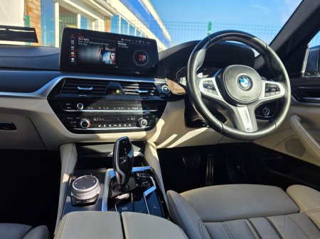 2022 BMW 5-Series - photo 11