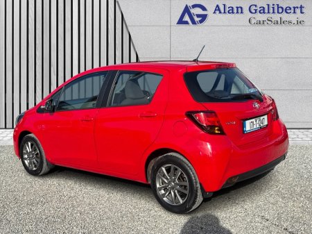 2017 Toyota Yaris - photo 2