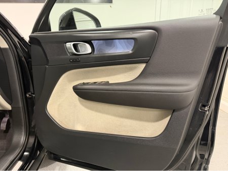 2022 Volvo XC40 - photo 30