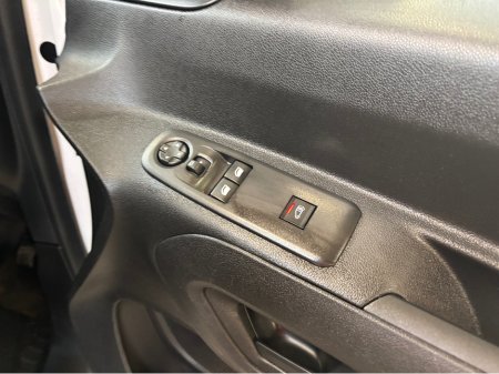 2020 Peugeot Partner - photo 3