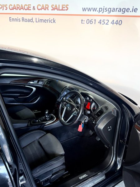 2011 Opel Insignia - photo 8