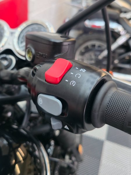 2023 Triumph Bonneville - photo 18
