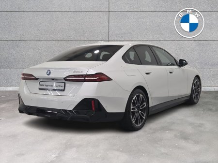 2025 BMW 5-Series - photo 25