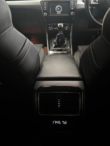 2016 Skoda Superb - photo 16
