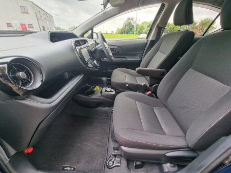 2019 Toyota Aqua - photo 25