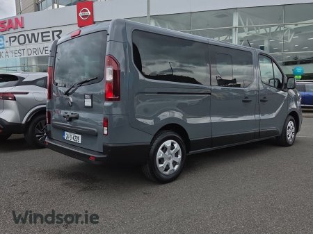 2024 Renault Trafic Passenger - photo 2